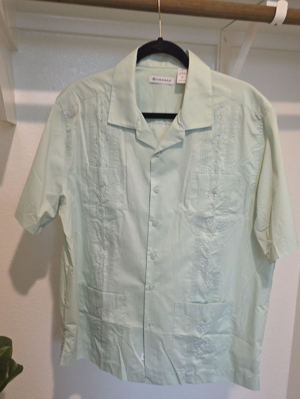Cubavera Men’s Mint Green Short-Sleeve Guayabera Button-Down